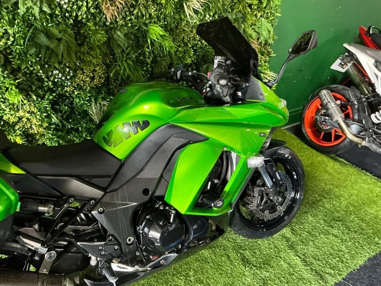 Kawasaki ZX1000sx free delivery 