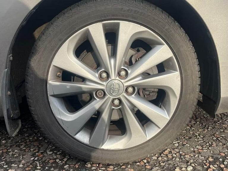 2014 Toyota Auris 1.8 VVT-h Excel Hatchback 5dr Petrol Hybrid CVT Euro 5 (s/s) (136 ps) Hatchback...