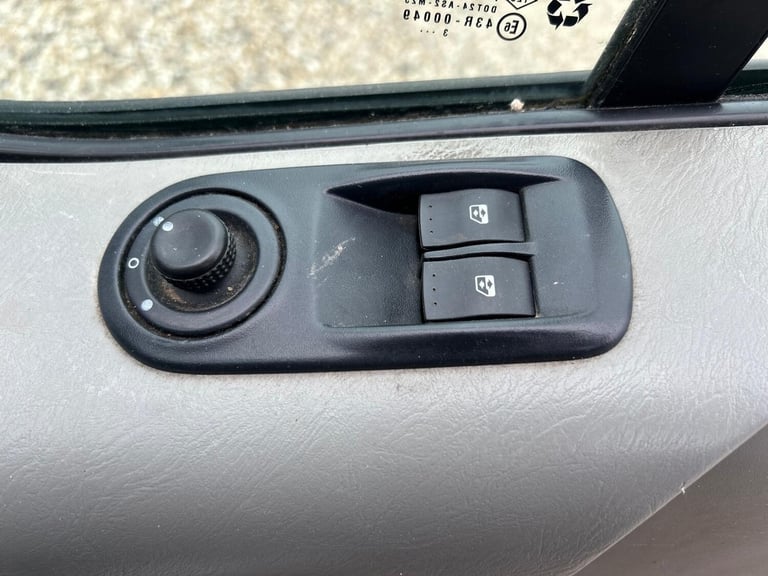 2013 Vauxhall Vivaro 2.0 2900 CDTi Sportive FWD L3 4dr PANEL VAN Diesel Manual