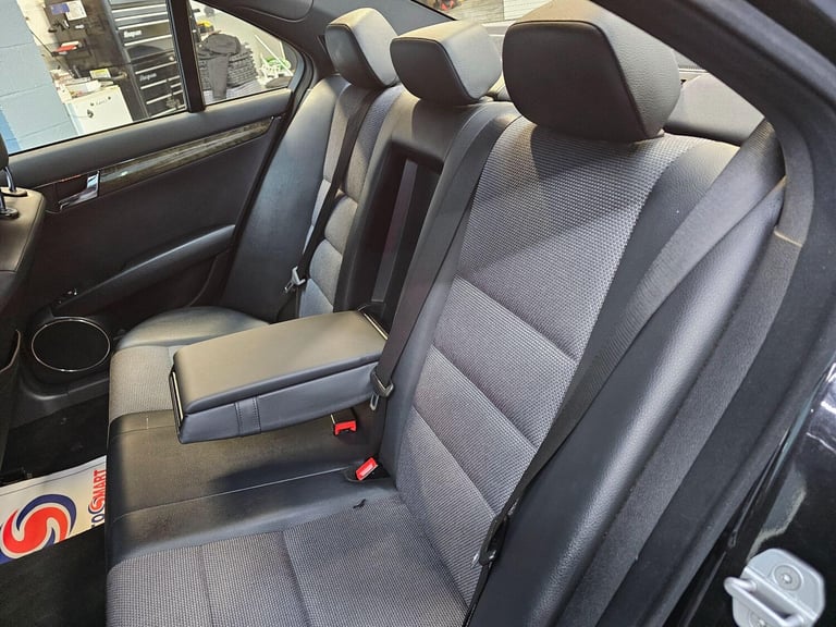 2010 Mercedes-Benz C-Class 1.8 C180 BlueEfficiency Sport Auto Euro 5 4dr SALOON Petrol Automatic