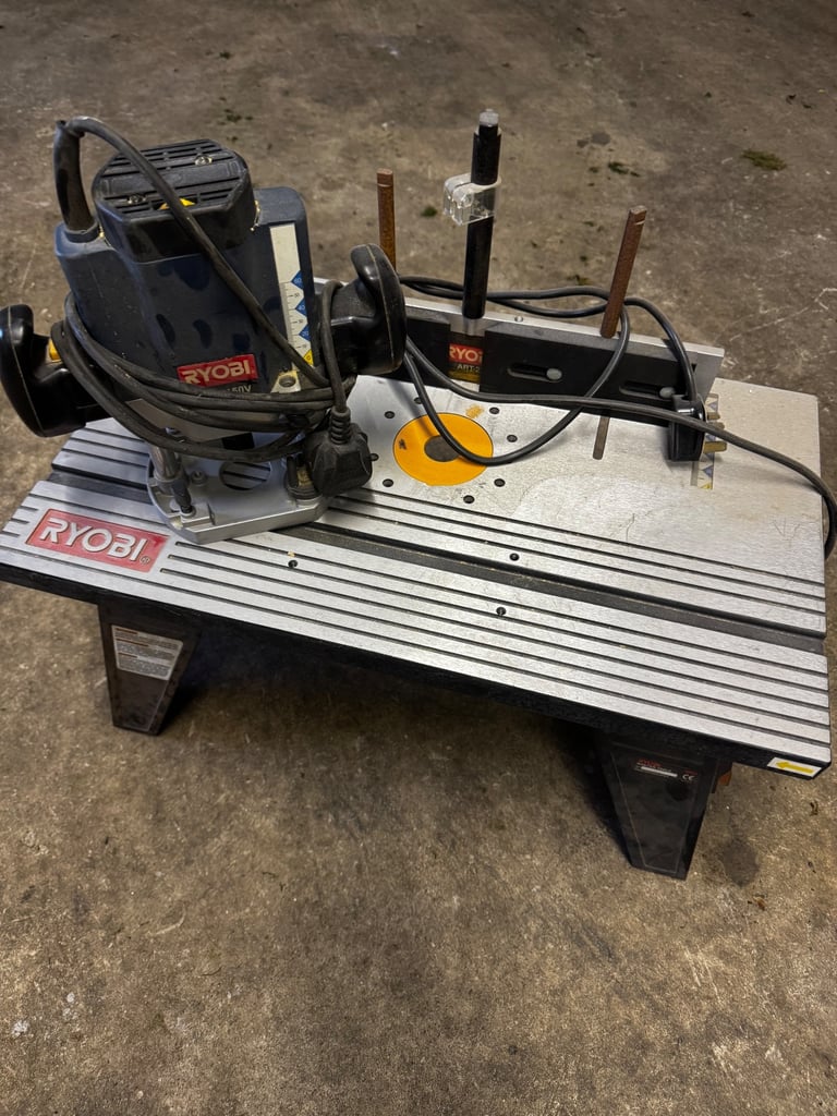 Ryobi heavy duty Router 1/4 collet, router set and table