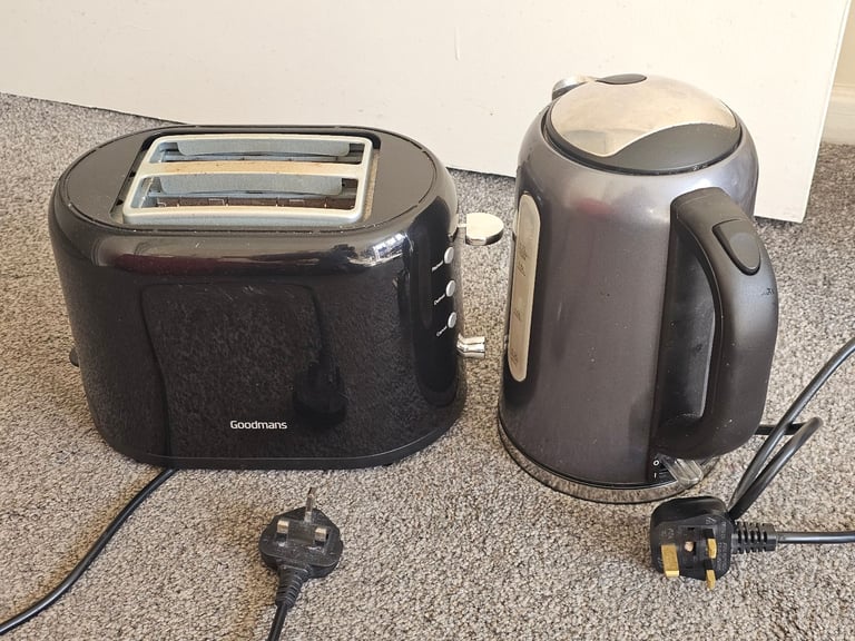 Kettle and toaster 
