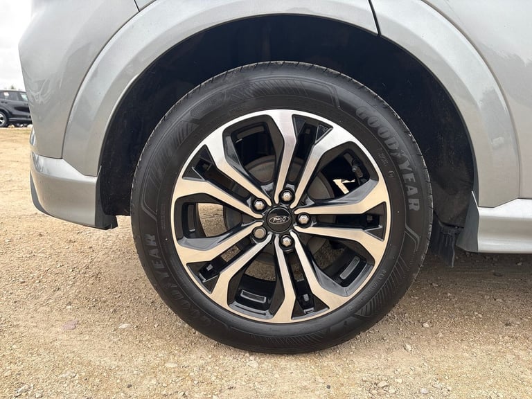 2023 Ford Puma 1.0 EcoBoost Hybrid mHEV ST-Line 5dr Hatchback PETROL Manual