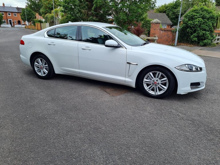 The Ultimate Diesel Automatic 2013 Jaguar XF Luxury Black Leather Interior Stunning Car