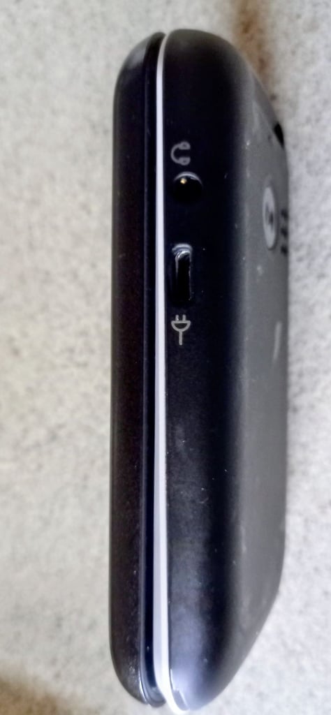 1 X Mobile Phone (DORO 7030)