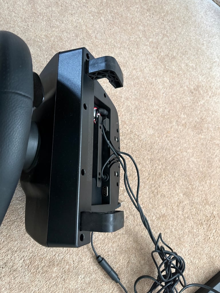 Logitech G923 Trueforce gaming steering wheel 