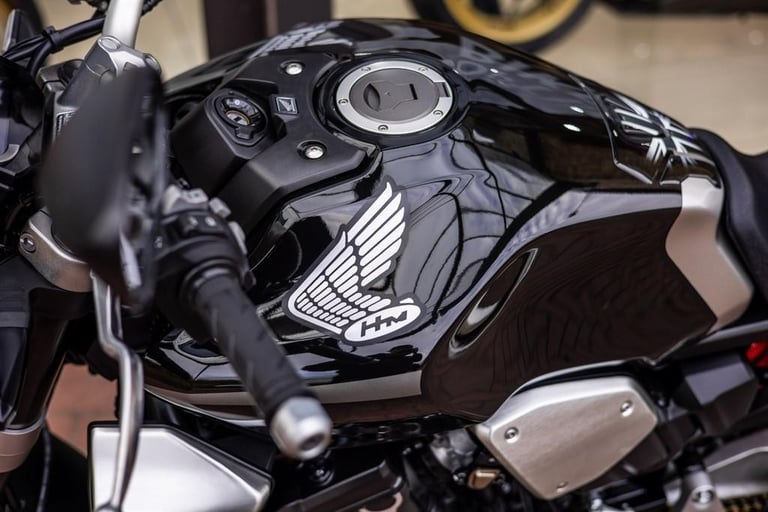 Honda CB1000R LOW MILES ! SHIFTER ! STUNNING