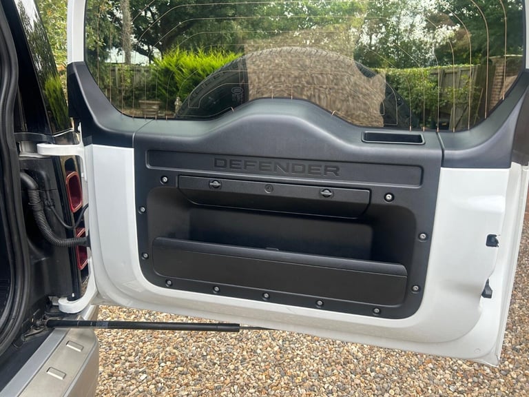 LAND ROVER DEFENDER 90 3.0 D200 MHEV 2021
