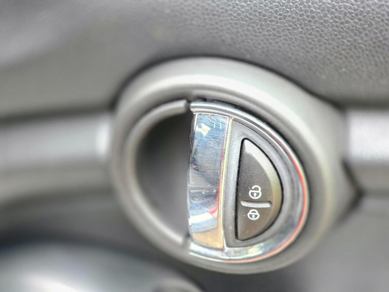 2016 MINI Hatch 1.2 One Auto Euro 6 (s/s) 5dr HATCHBACK Petrol Automatic