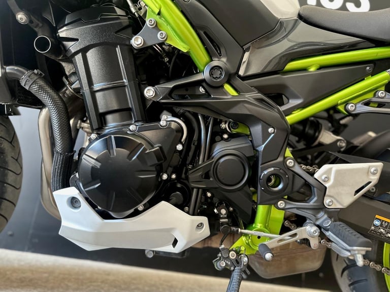 STUNNING ONE OWNER 2021/21 KAWASAKI Z900 MOTORCYCLE 