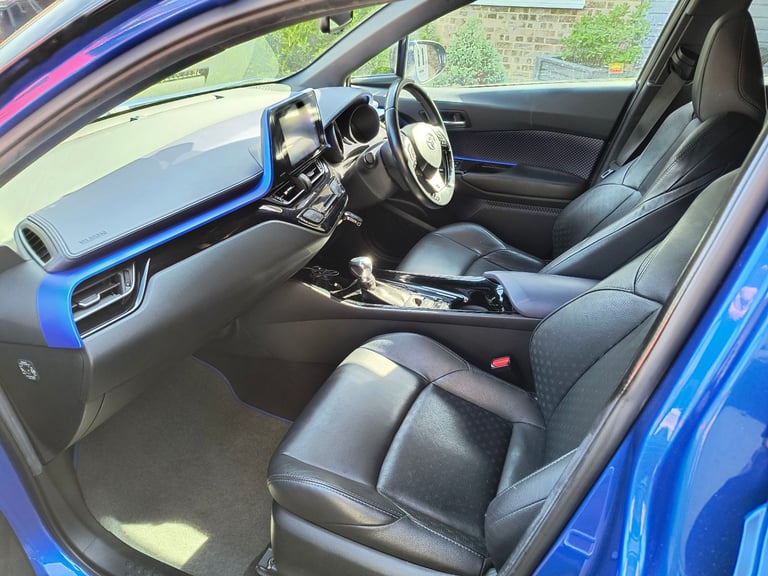 Toyota C-HR Hybrid dynamic 