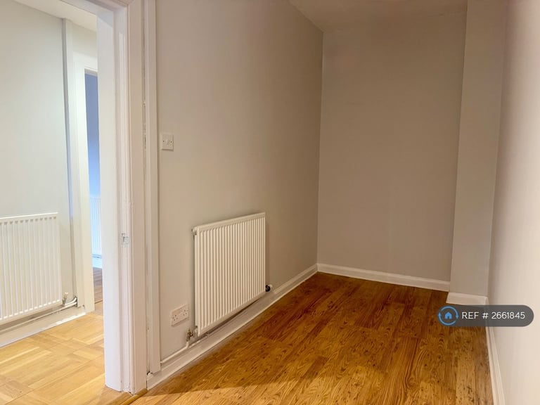 2 bedroom flat in Inverleith Terrace, Edinburgh, EH3 (2 bed) (#2661845)