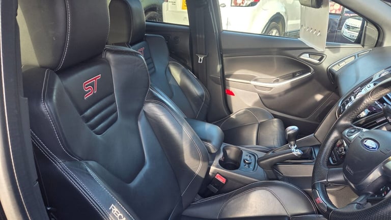 2012 Ford Focus 2.0T ST-3 5dr HATCHBACK Petrol Manual