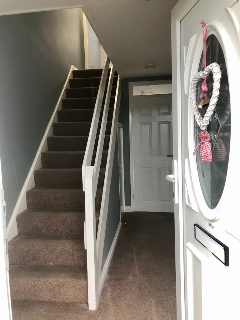 Two bedroom + box room house to let in Pumpherston