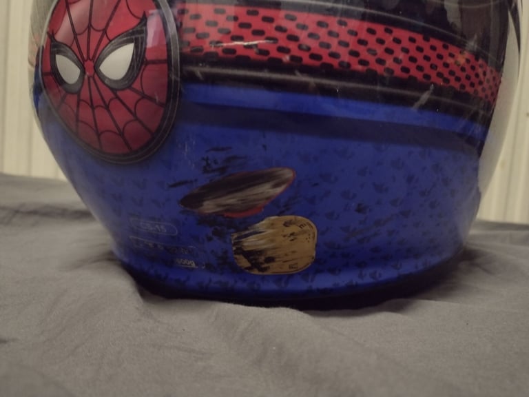 HJC CS-15 Spider-Man Motorcycle Helmet – Size L (59–60 cm) – Used