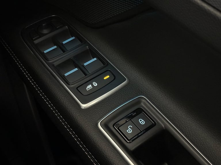 2018 Jaguar XF 2.0i [250] R-Sport 4dr Auto SALOON PETROL Automatic