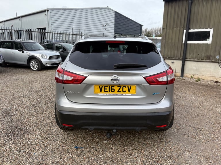 2016 Nissan Qashqai 1.5 dCi Tekna 5dr HATCHBACK Diesel Manual