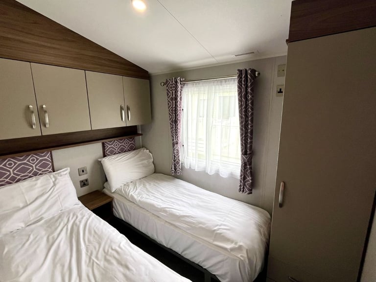 Willerby Avonmore static caravan for sale - Pentire Coastal Holiday Park, Bude Excellent condition