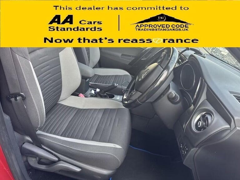 2016 Toyota Auris 1.8 VVT-h Design Hatchback 5dr Petrol Hybrid CVT Euro 6 (s/s) (136 ps) Hatchbac...