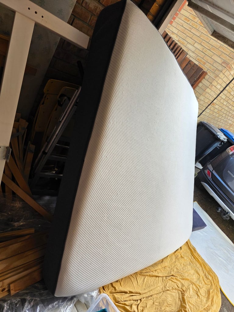 image for (can deliver) Casper Memory foam Super King mattress 