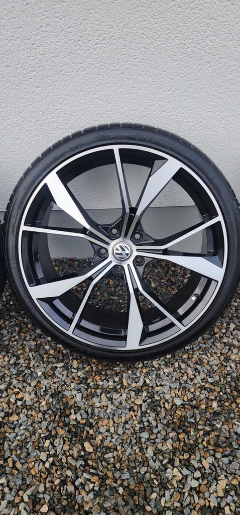 20 INCH ALLOY WHEELS WITH HANKOOK TYRES FOR VW / AUDI CAR.