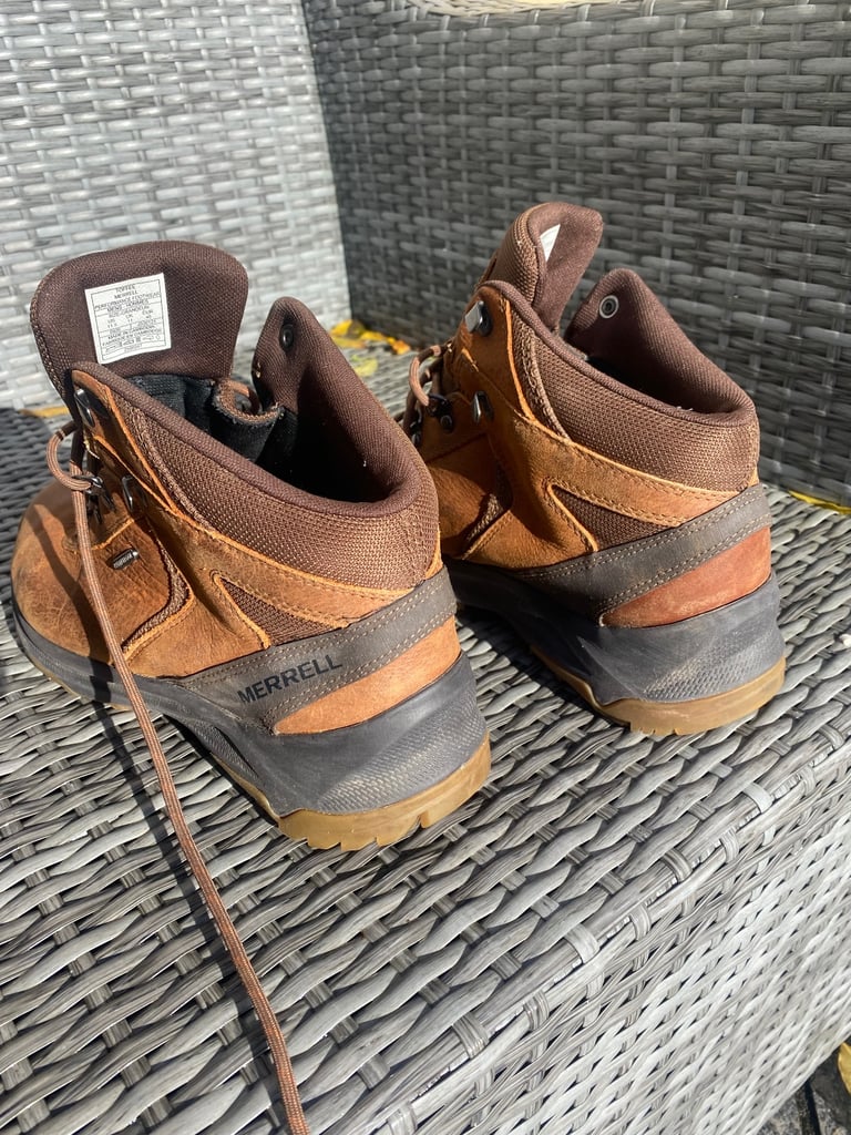 image for Men’s Merrell walking boots size 11