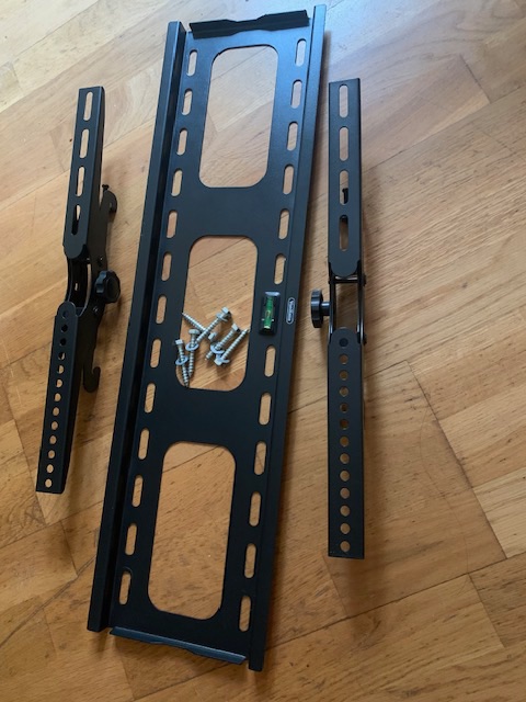 VonHaus Tilting Wall Mount for 32-70" Screens, TV Bracket w/Spirit Level