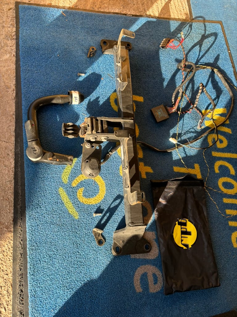 Bmw removable tow bar