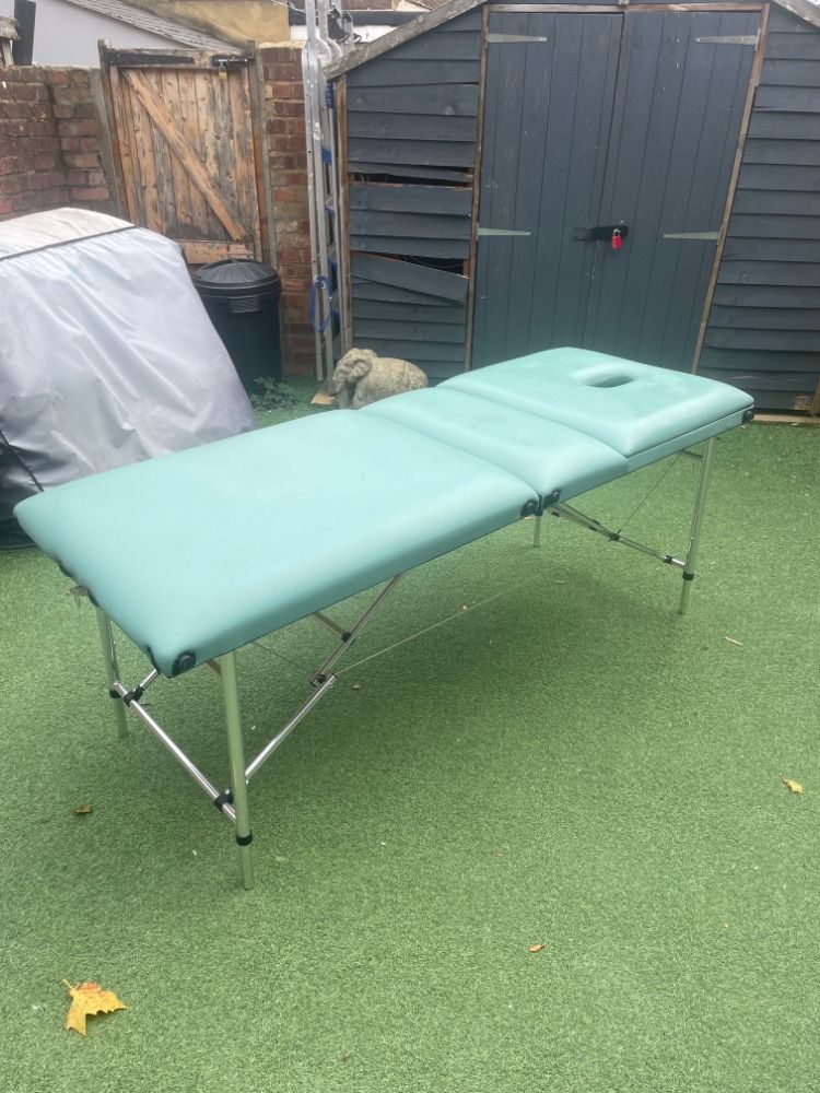 Large Portable Adjustable Massage Bed with Cushion Cover