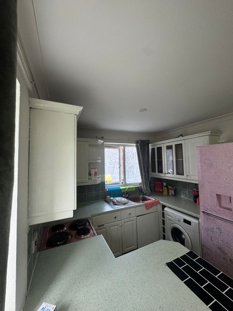 ONE BEDROOM FLAT AVAILABLE IN B11