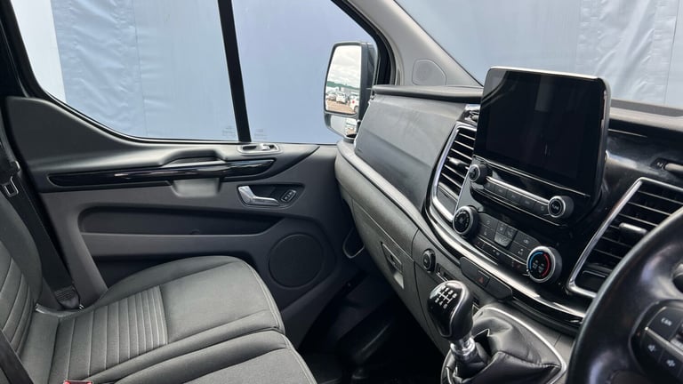 2018 Ford Transit Custom 300 L1 Diesel Fwd 2.0 EcoBlue 130ps Low Roof Limited Van Van Diesel Manual