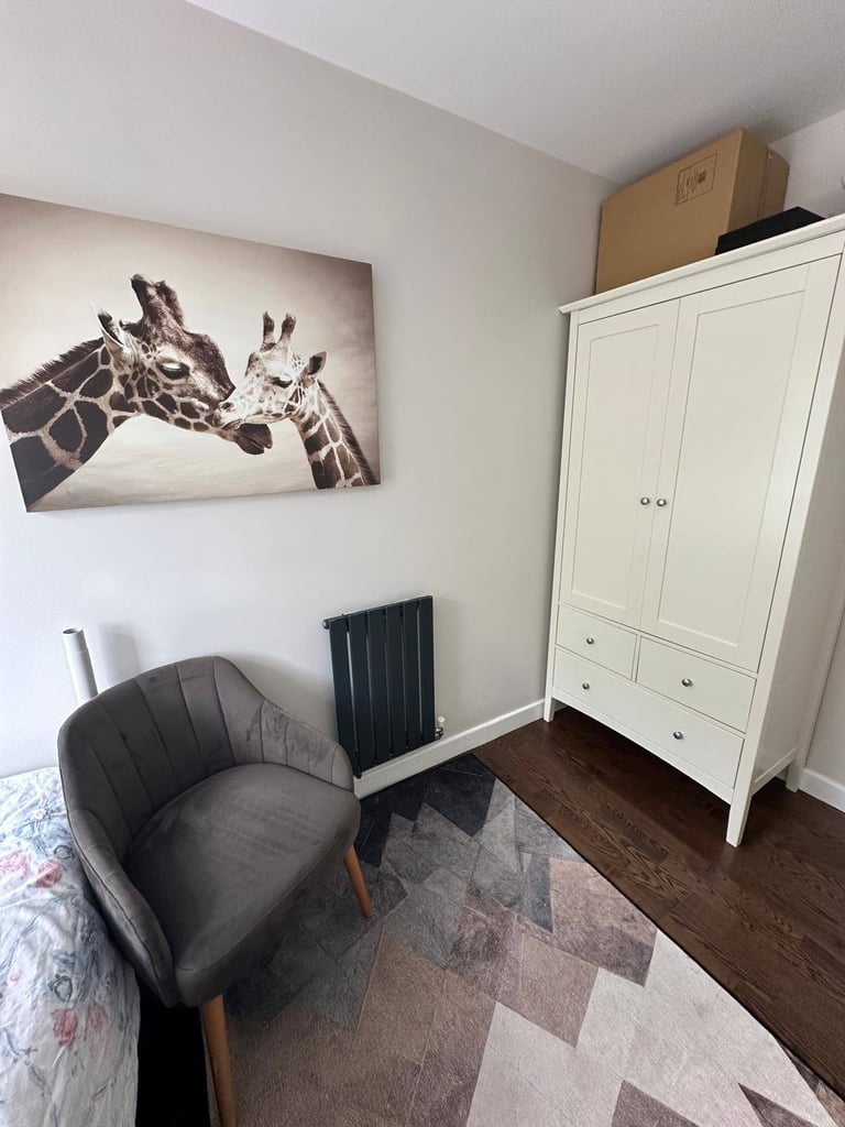 Supper cute single room to rent in the Square of Bournemouth