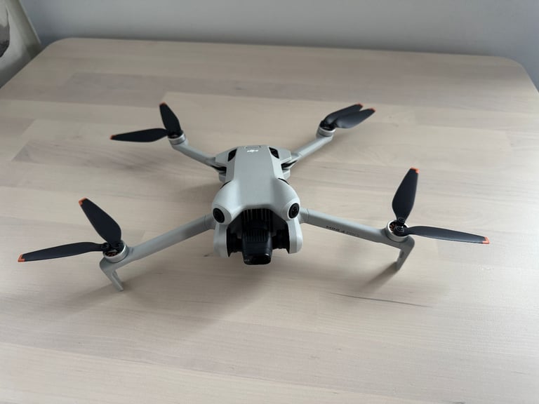 DJI Mini 4 Pro Drone Kit – Mint Condition + Extras