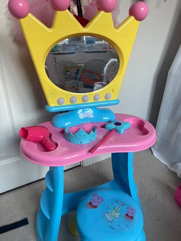 Peppa pig dressing table with stool and accessories in Radyr