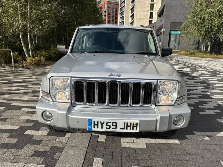 2009 JEEP COMMANDER 3.0 CRD DIESEL AUTO V6 LIMITED SILVER STATIONWAGON 7 SEATER 