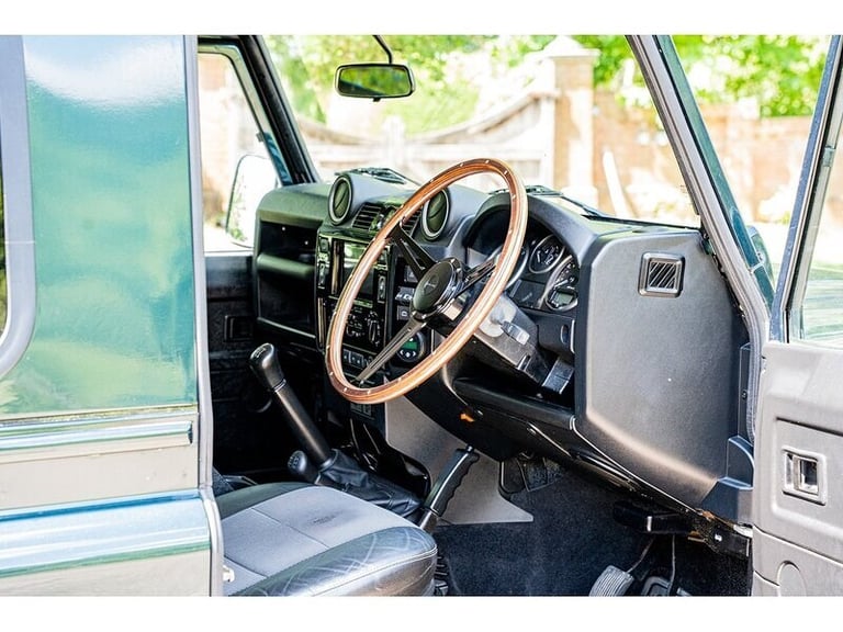 2013 Land Rover Defender 90 TDCi XS SUV Diesel Manual