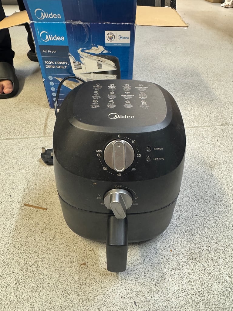image for Midea Compact 2L Air Fryer