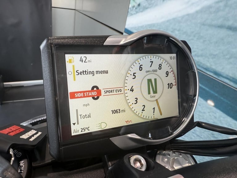 DUCATI SCRAMBLER FULL THROTTLE