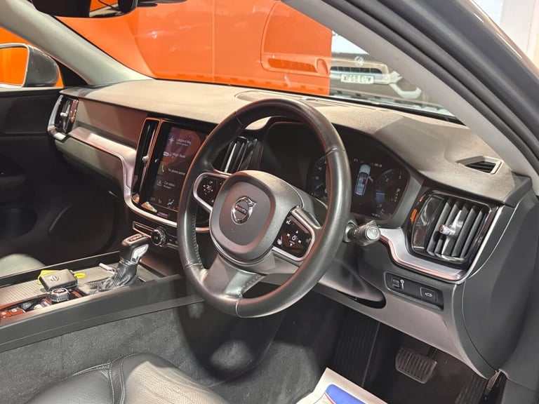 2019 19 VOLVO V60 CROSS COUNTRY 2.0 D4 PLUS ESTATE 5DR DIESEL AUTO AWD EURO 6 (S