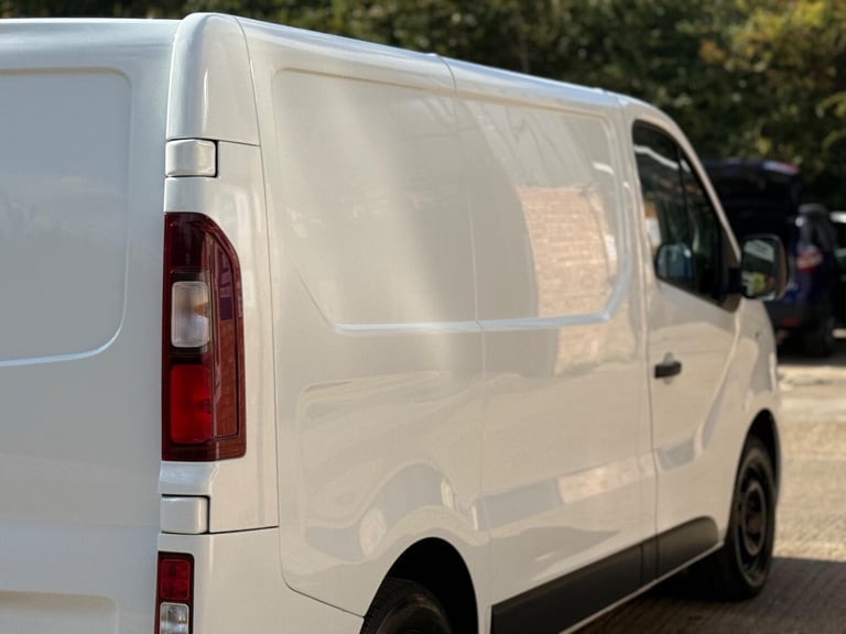 2019 Renault Trafic 1.6 dCi 27 Business+ SWB Standard Roof Euro 6 5dr Diesel