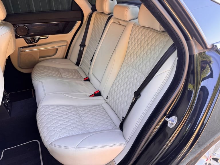 2019 Jaguar XJ 3.0d V6 XJ50 Saloon 4dr Diesel Auto Euro 6 (s/s) (300 ps) Saloon Diesel Automatic