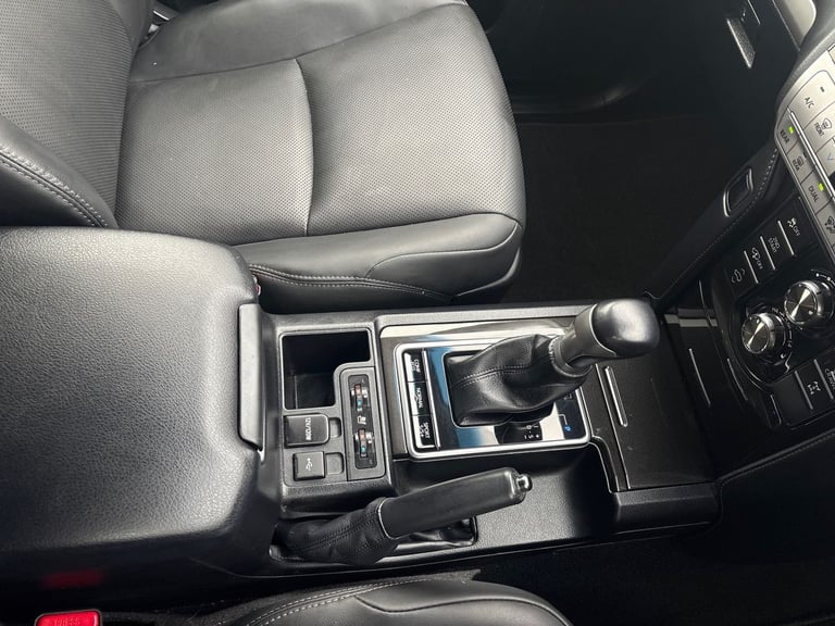 2022 Toyota Land Cruiser 2.8 D-4D 204 Invincible 5dr Auto 7 Seats Station Wagon DIESEL Automatic