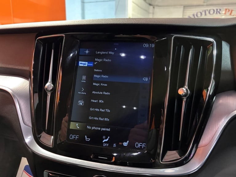 2019 19 VOLVO V60 CROSS COUNTRY 2.0 D4 PLUS ESTATE 5DR DIESEL AUTO AWD EURO 6 (S