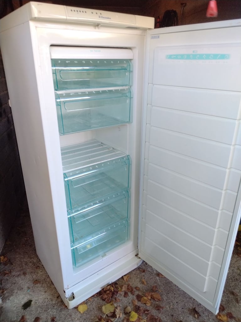 Freezer upright 5ft x 2 inch high good condition good working order can deliver local 