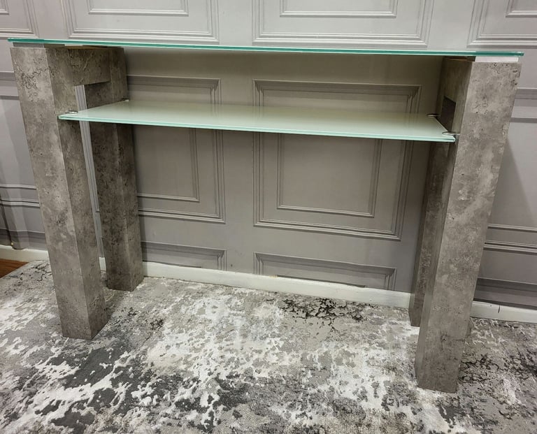 Ex-Display Console Table And Matching Lamp/Side Table