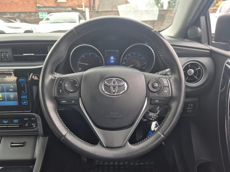 2016 Toyota Auris 1.6 D-4D Business Edition 5dr Hatchback Diesel Manual