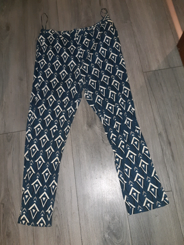 Ladies trousers size 14 in excellent condition 