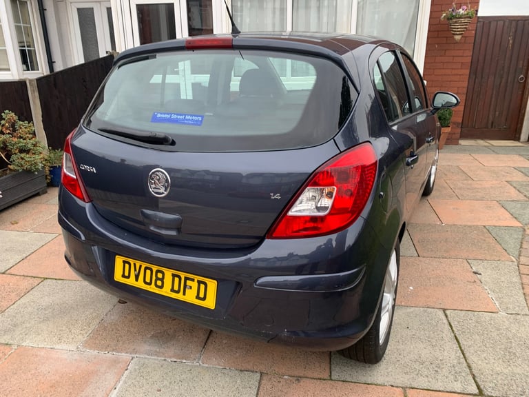 Vauxhall corsa 1.4 petrol , manual , 2008 - Image 5
