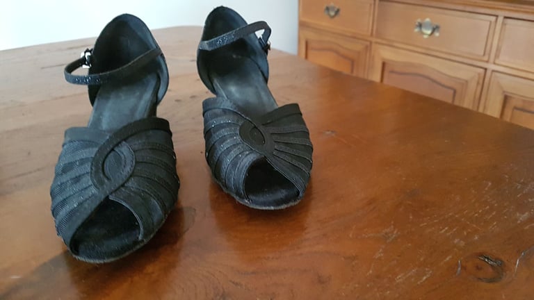 LINE DANCING SHOES