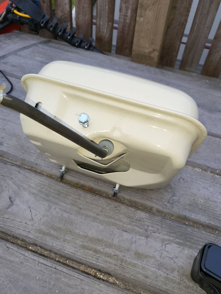 Petrol tank+ ignition switch